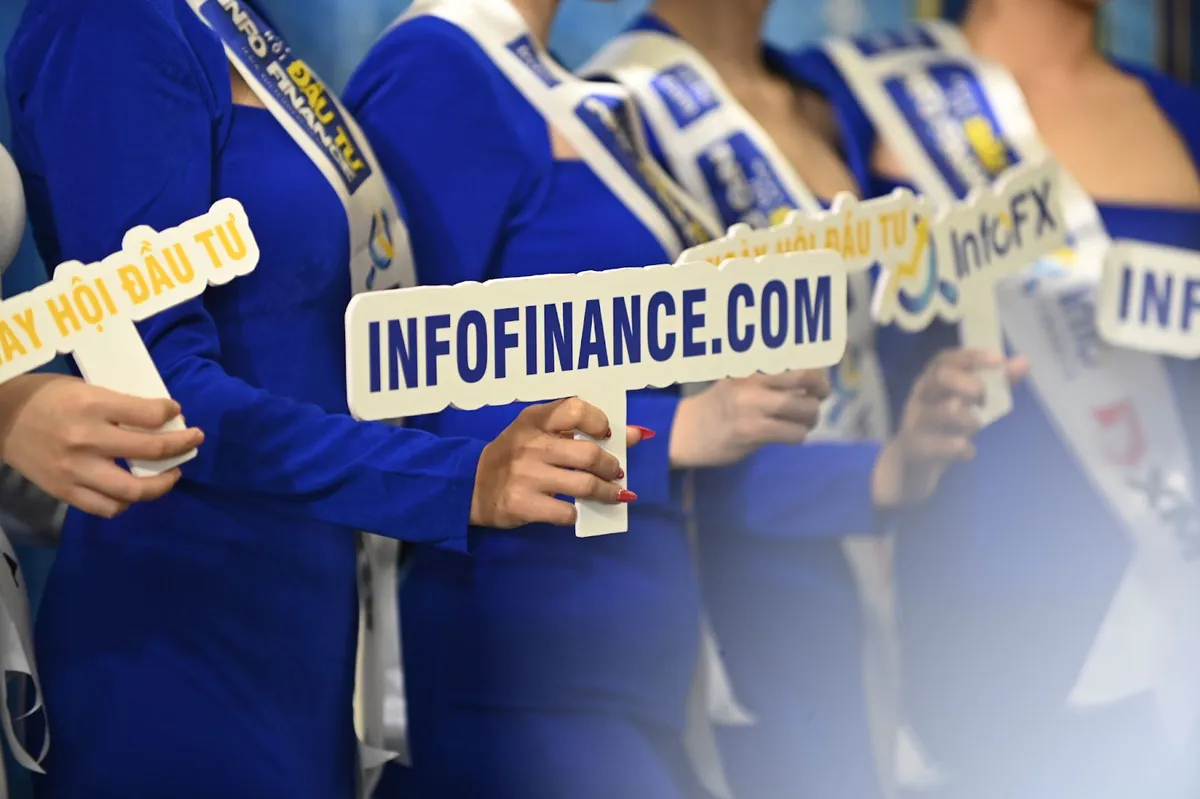 Khai mạc Triển lãm Ngày Hội Đầu Tư Info Finance 