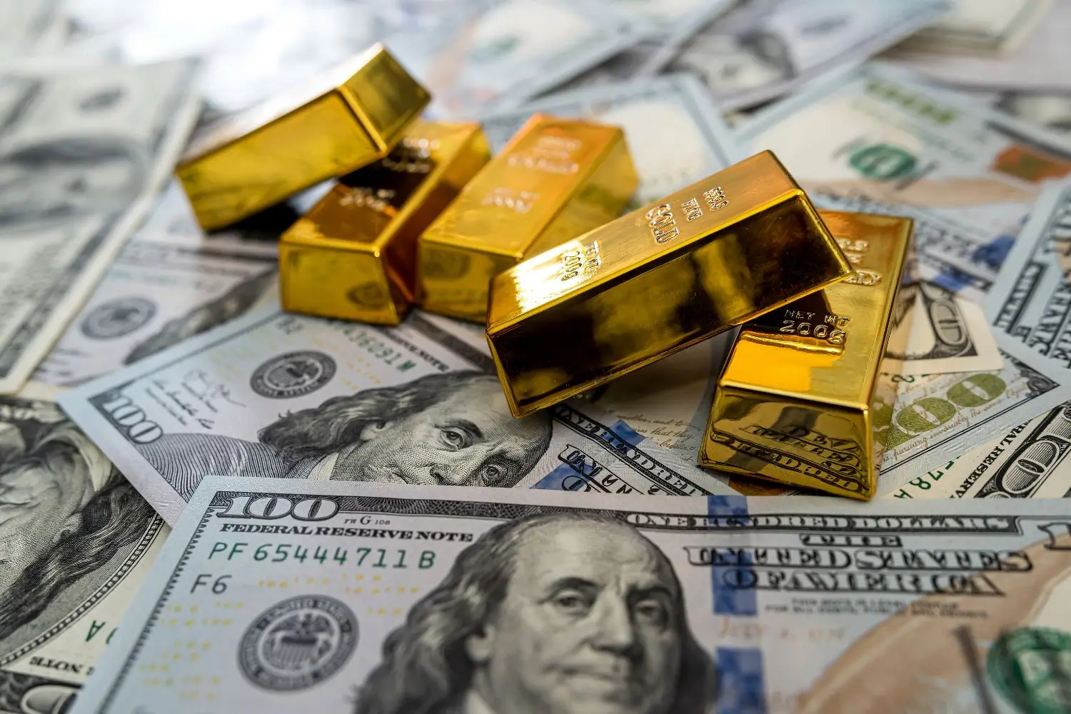 Gold Prices Hover Near $5,100 as Oil Surges Above $100: Middle East Conflict Shifts Interest Rate Expectations