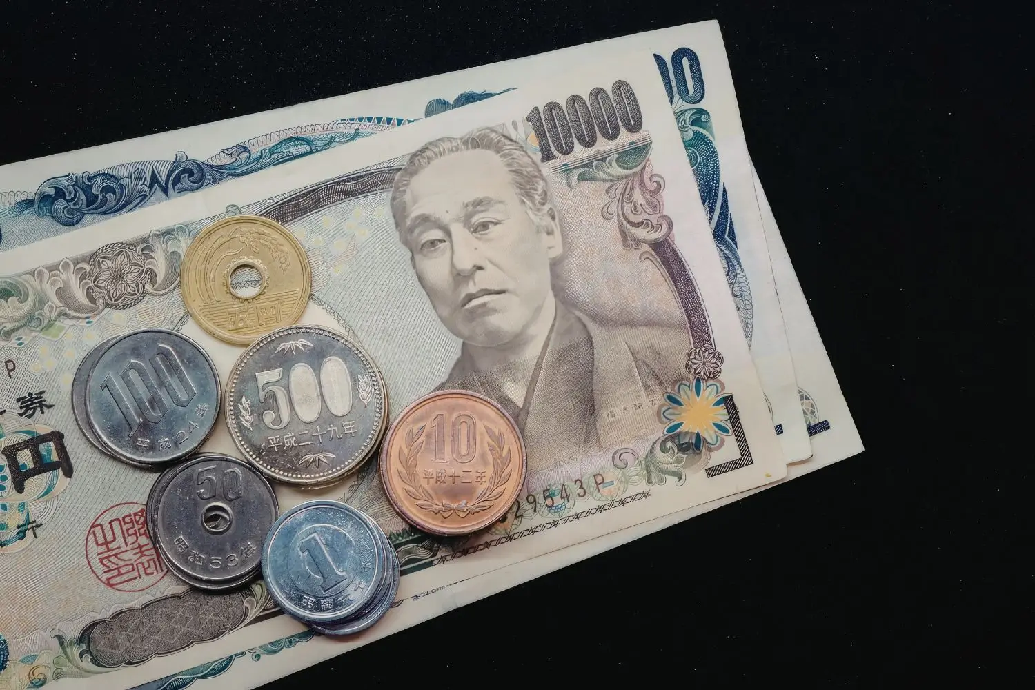 Japanese Yen Falls to Lowest Level Since 2024 as Stronger USD and Middle East Tensions Shake Markets